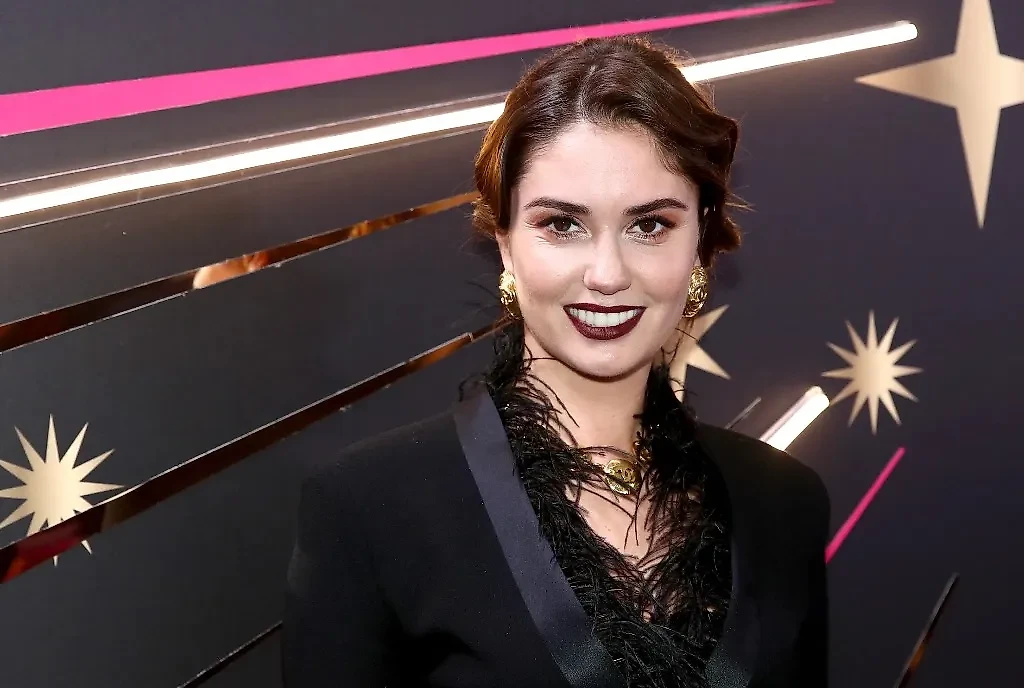 Прилучный и Муцениеце давно развелись, но девушка не может его отпустить. Фото © ТАСС / Сергей Бобылев