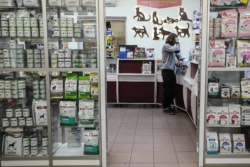 Качество дорогих премиальных кормов для животных падает из года в год. Фото © ТАСС / Сергей Савостьянов