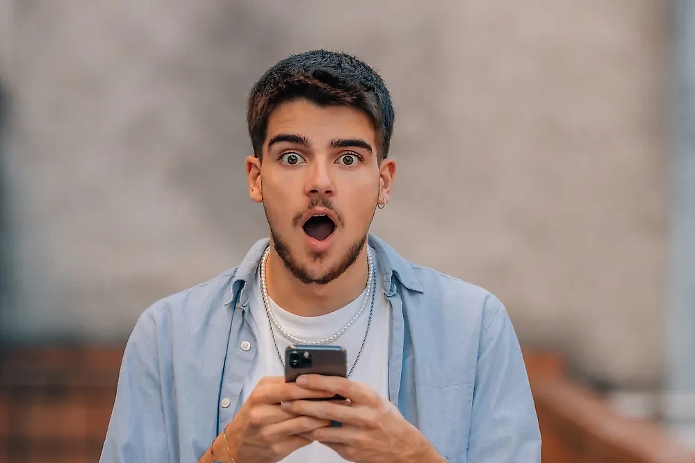 Определить, что у мужчины давно не было секса, можно по реакции на ваш откровенный наряд. Фото © Shutterstock