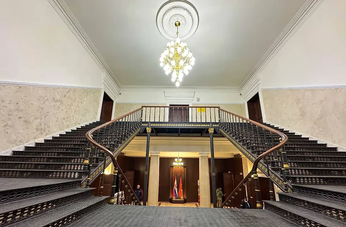 Здание штаба Московского военного округа после реставрации. Фото © t.me / Мэр Москвы Сергей Собянин