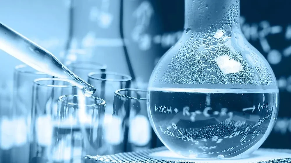 25 февраля отмечается День открытия спирта. Фото © Shutterstock