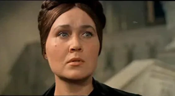 Актриса Людмила Алфимова в фильме "Свадьба в Малиновке". Обложка © Kino-teatr.ru