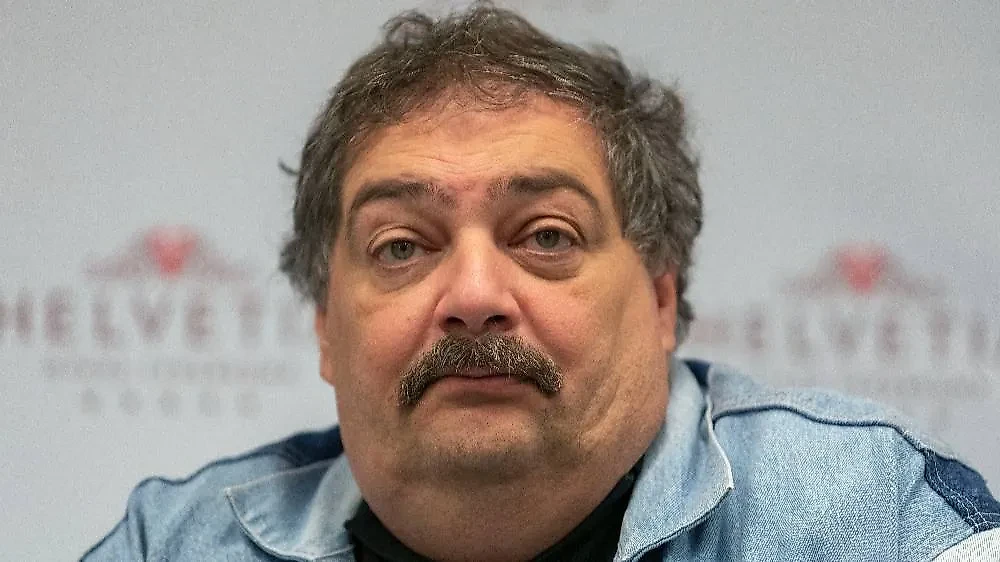 Дмитрий Быков*. Обложка © ТАСС / Алексей Смышляев