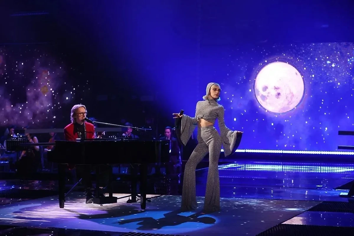 Участники шоу "Голос" Пётр Родионов и Алина Калашникова. Фото © 1tv.ru