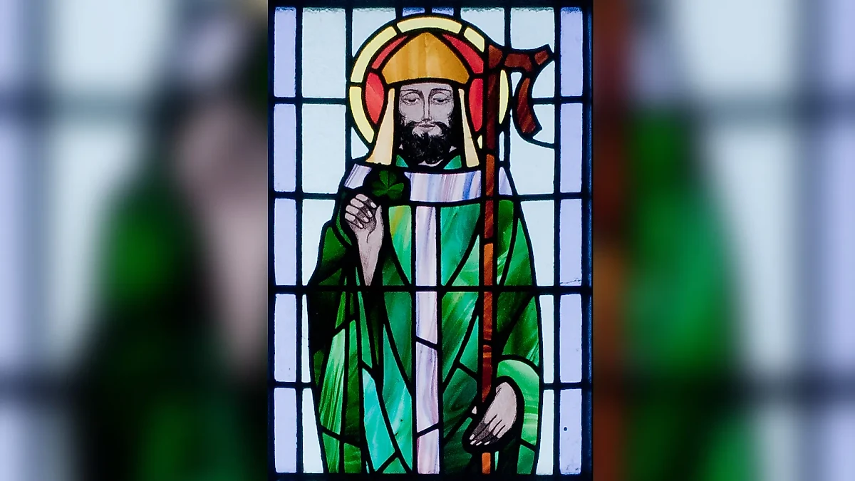 Деталь витража с изображением святого Патрика. Фото © Andreas F. Borchert / Wikipedia