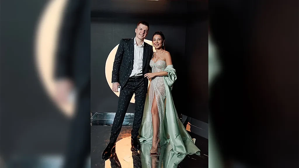 Блогеры Артём и Валерия Чекалины. Обложка © Telegram / "Lerchek теперь тут"