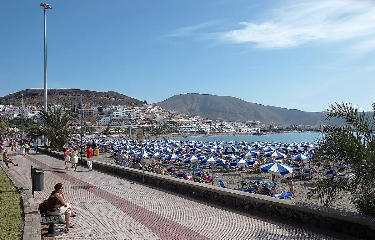 Софья Гройсман*, похоже, решила смыть с себя усталость от бродяжничества по гостевым и съёмным квартирам и выбралась на юг Испании. Фото © Wikipedia / Wouter Hagens