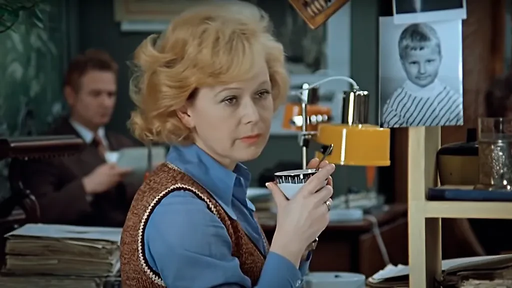 Фото © "Служебный роман", режиссёр Эльдар Рязанов, сценаристы Эмиль Брагинский, Эльдар Рязанов / Kinopoisk