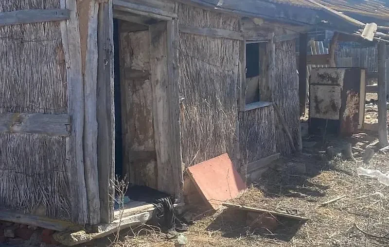 Постройка, в которой жительница Астраханской области родила ребёнка. Фото © Пресс-служба МВД России по Астраханской области