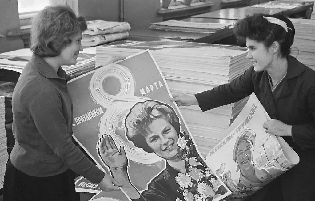 Что подарить на 8 Марта и как это делали в СССР? Фото © ТАСС