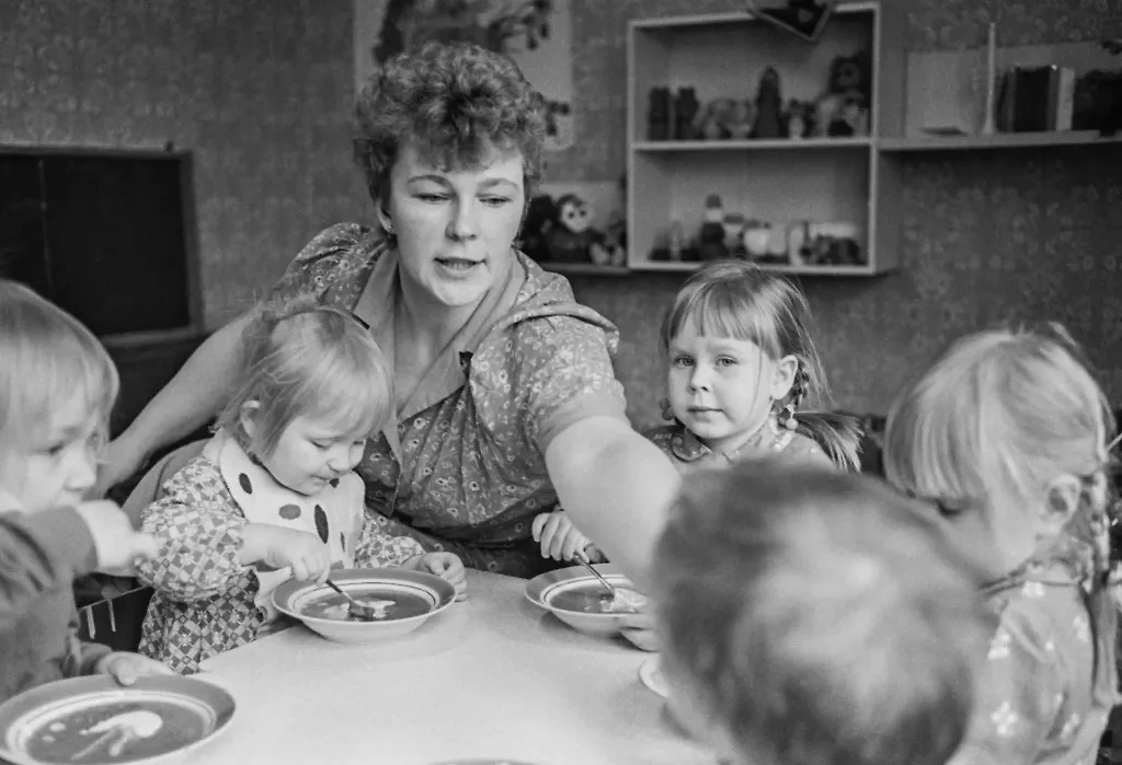 Никаких полуфабрикатов дедушки и бабушки в СССР в доме не держали, готовить каждый день не ленились. Фото © ТАСС / Эндель Таркпеа
