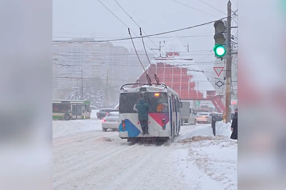 Воронеж заносит снегом. Фото © VK / Мой и твой Воронеж