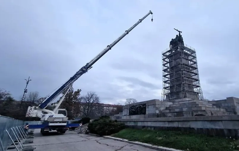 Памятник Советской армии в Софии. Обложка © Twitter / Bozhidar Bozhanov