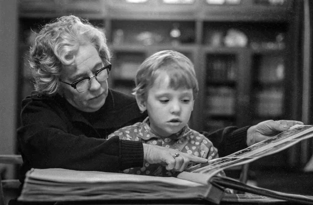 Что для внуков означали совместные занятия с бабушками. Фото © ТАСС / Борис Кавашкин 