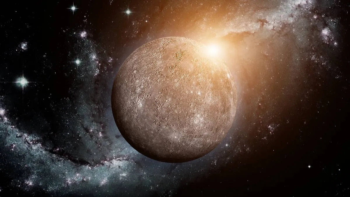 Ретроградный Меркурий: почему планеты пятятся назад. Обложка © Shutterstock