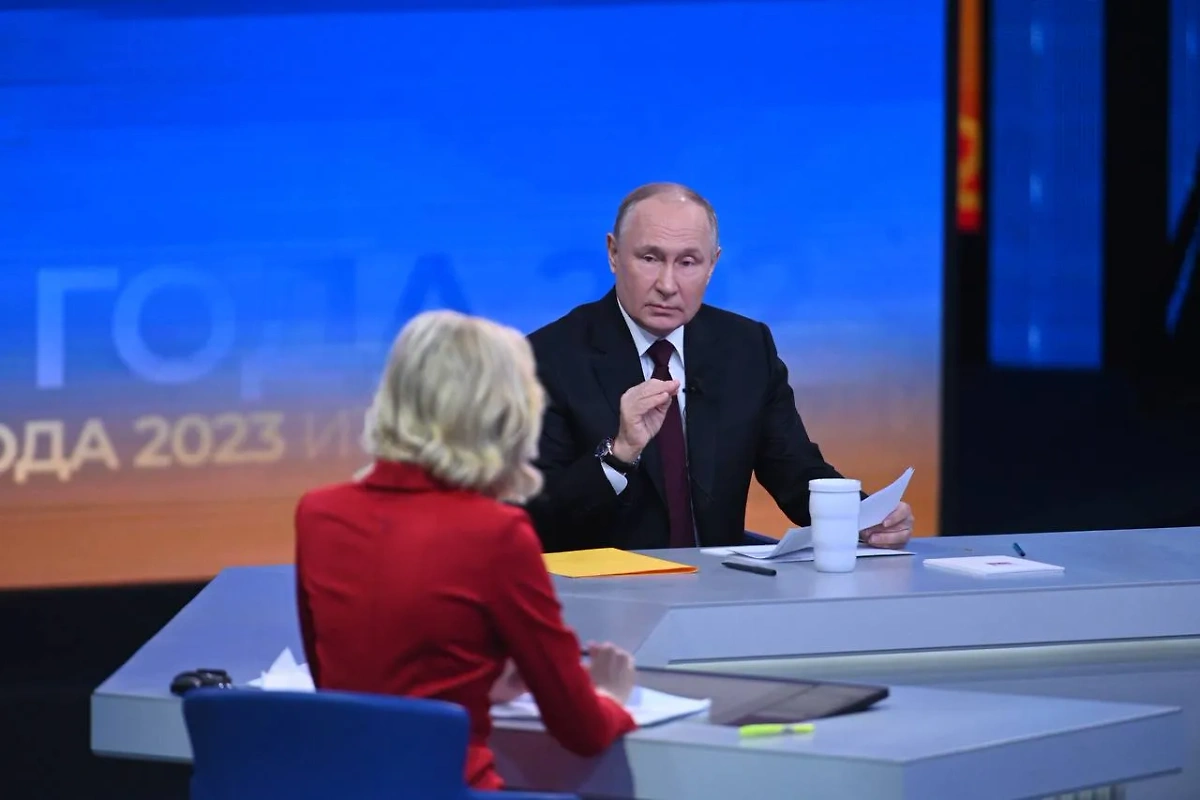 Путин на совмещённой прямой линии и пресс-конференции. Обложка © LIFE / Павел Баранов