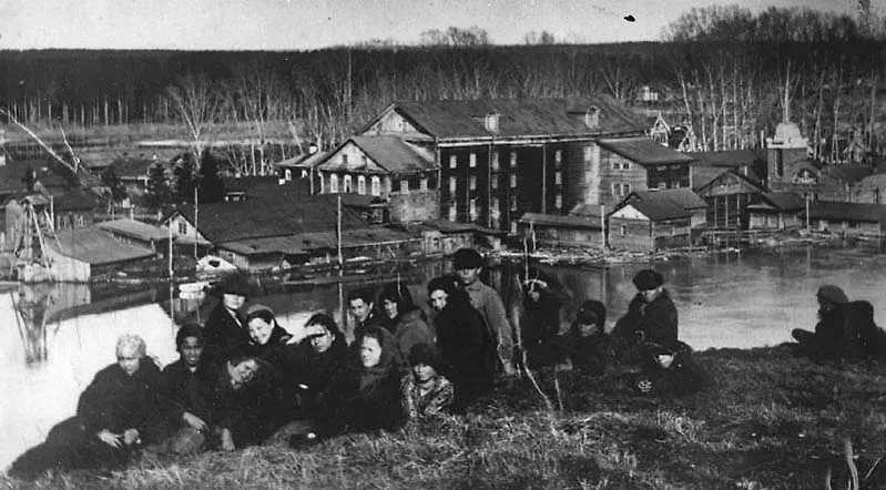 Эти города СССР были разрушены природой. Гороховская мельница в Бердске во время половодья. Фото © Wikipedia