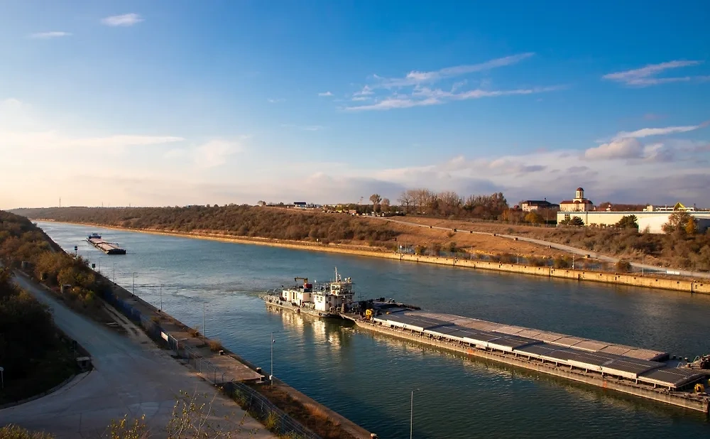 Канал Дунай – Чёрное море. Обложка © Shutterstock