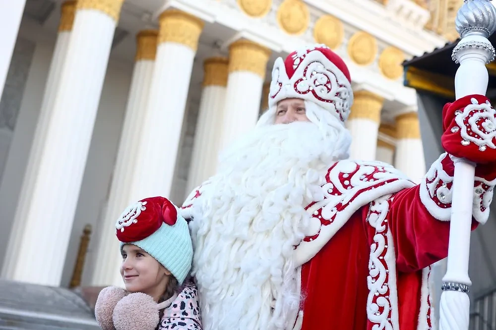 Психолог призвала не разрушать веру детей в Деда Мороза. Обложка © Агентство "Москва" / Ярослав Чингаев