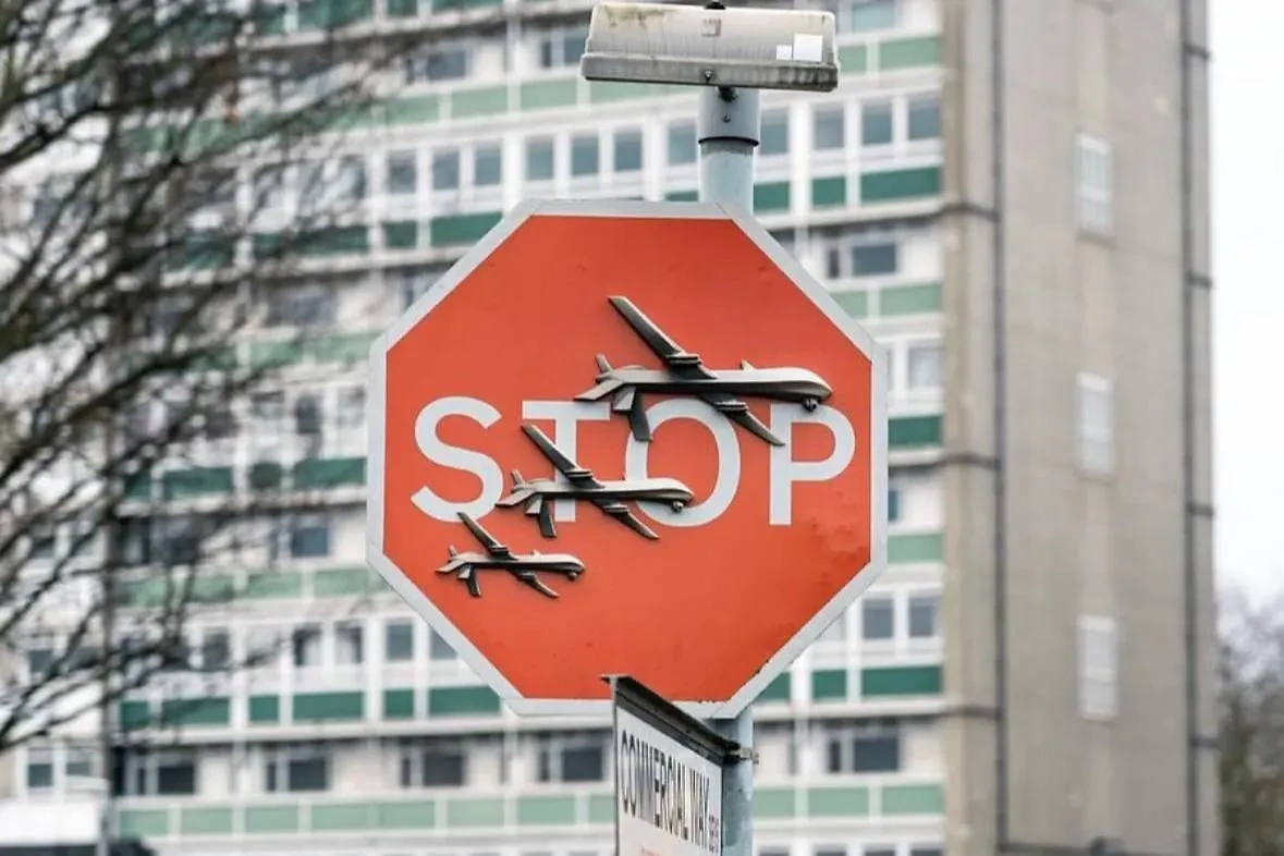 Антивоенное граффити Бэнкси в Лондоне. Обложка © Instagram (соцсеть запрещена в РФ; принадлежит корпорации Meta, которая признана в РФ экстремистской) / banksy