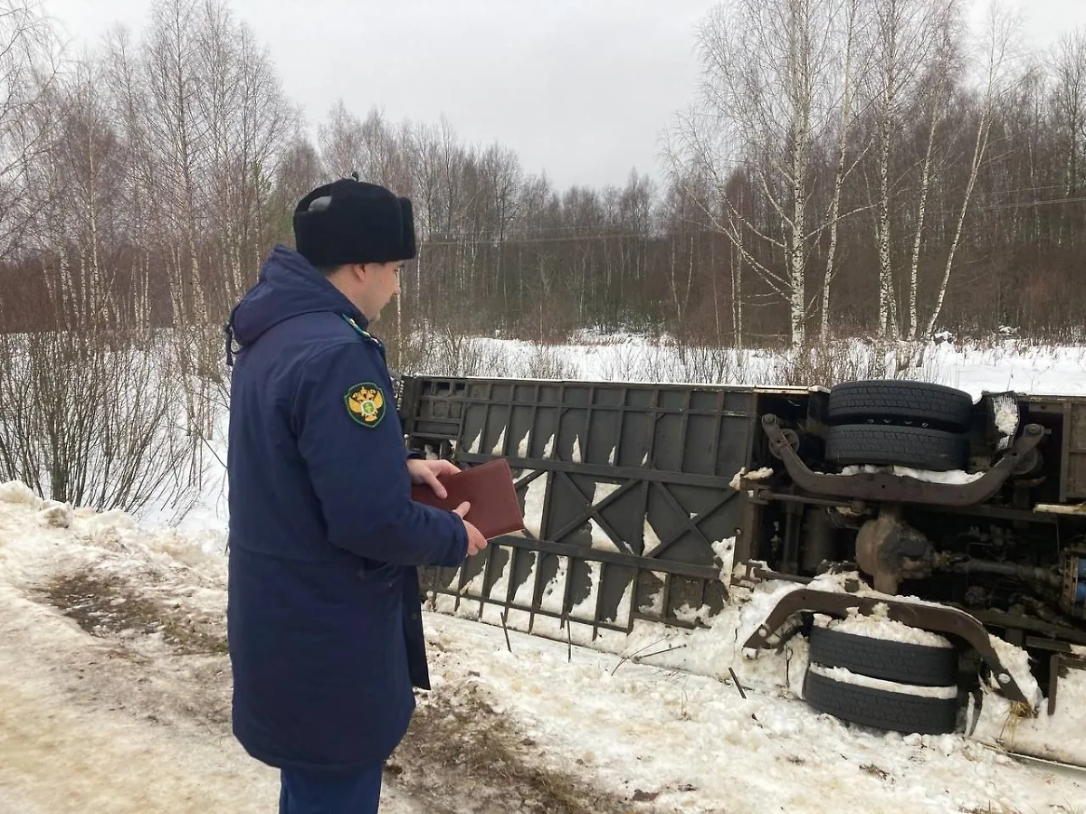 В Ярославской области опрокинулся автобус со школьниками. Фото © t.me / Прокуратура Ярославской области