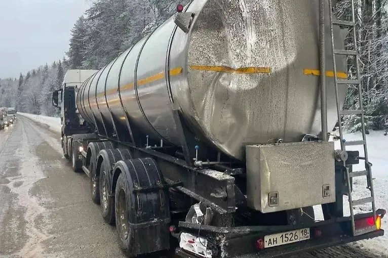 В Удмуртии автобус с детьми врезался в грузовик. Фото © VK / БУЗ УР "Якшур-Бодьинская РБ МЗ УР"