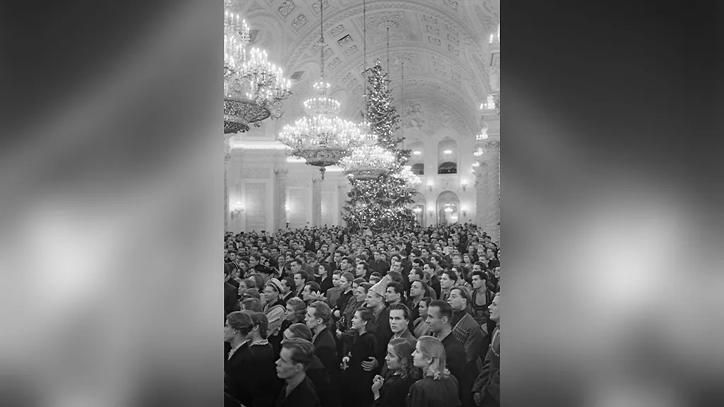 Воспоминания о советских новогодних ёлках. Фото © Архив ТАСС