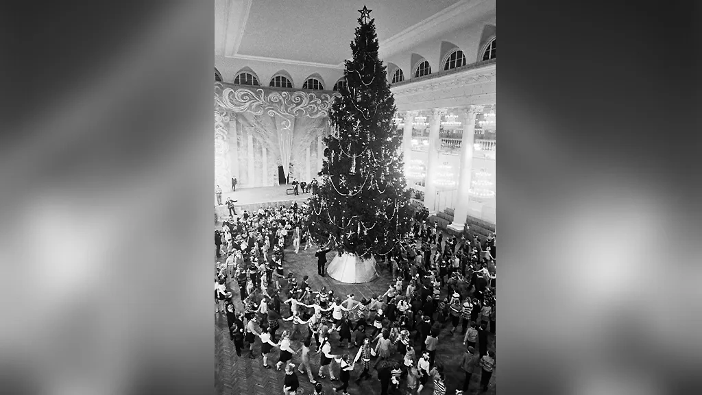 История советских новогодних ёлок в 10 фотографиях. Фото © ТАСС / Пётр Носов, Вячеслав Ун Да-Син 