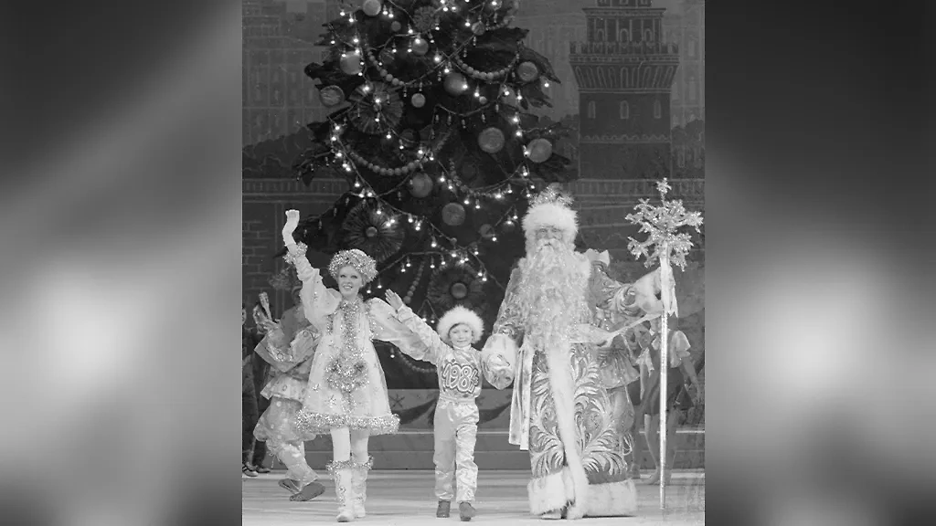 Узнайте, какие моменты советских новогодних ёлок запали в сердца детей. Фото © ТАСС / Николай Малышев, Александр Сенцов 