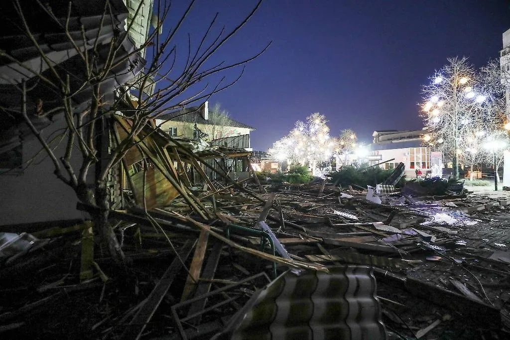 Разрушения в Белгороде после атаки украинских военных. Обложка © ТАСС / Павел Колядин