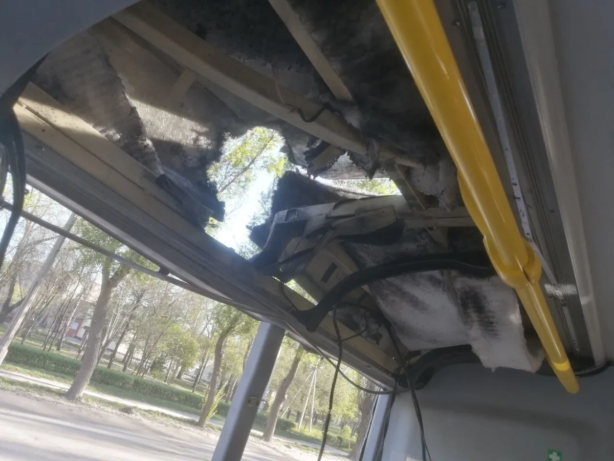 Последствия атаки украинского дрона на автобус под Донецком. Фото © Telegram / Пушилин Д.В.
