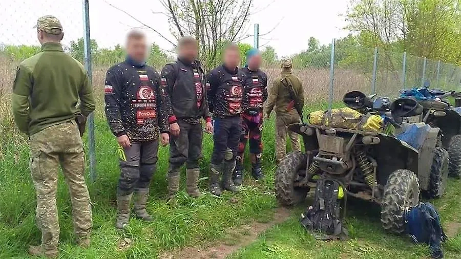 Погранслужба Украины задержала четырёх поляков-экстремалов на границе с Венгрией. Обложка © Телеграм / DPSUkr