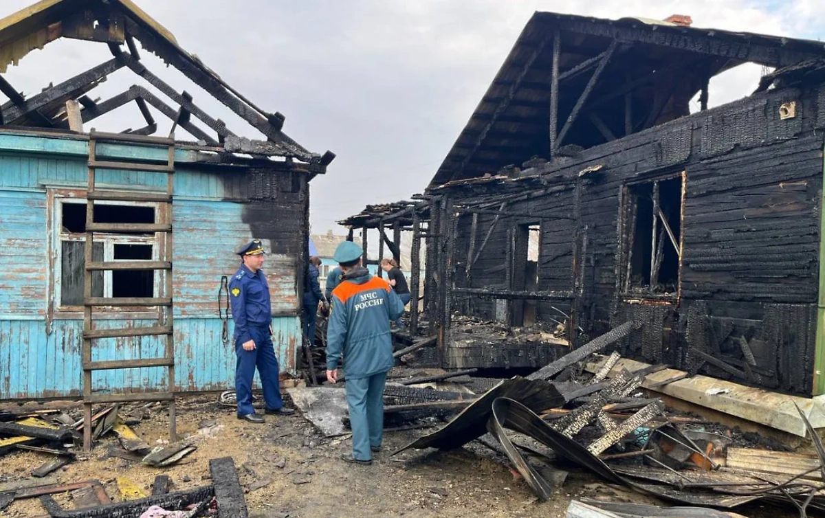 Место пожара в Дальнереченске, где погибли две женщины. Обложка © Telegram / Прокуратура Приморского края