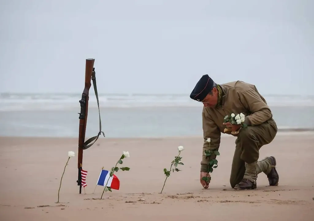 Франция в оскорбительной форме позвала РФ на празднование высадки союзников в Нормандии. Обложка © ТАСС / АР