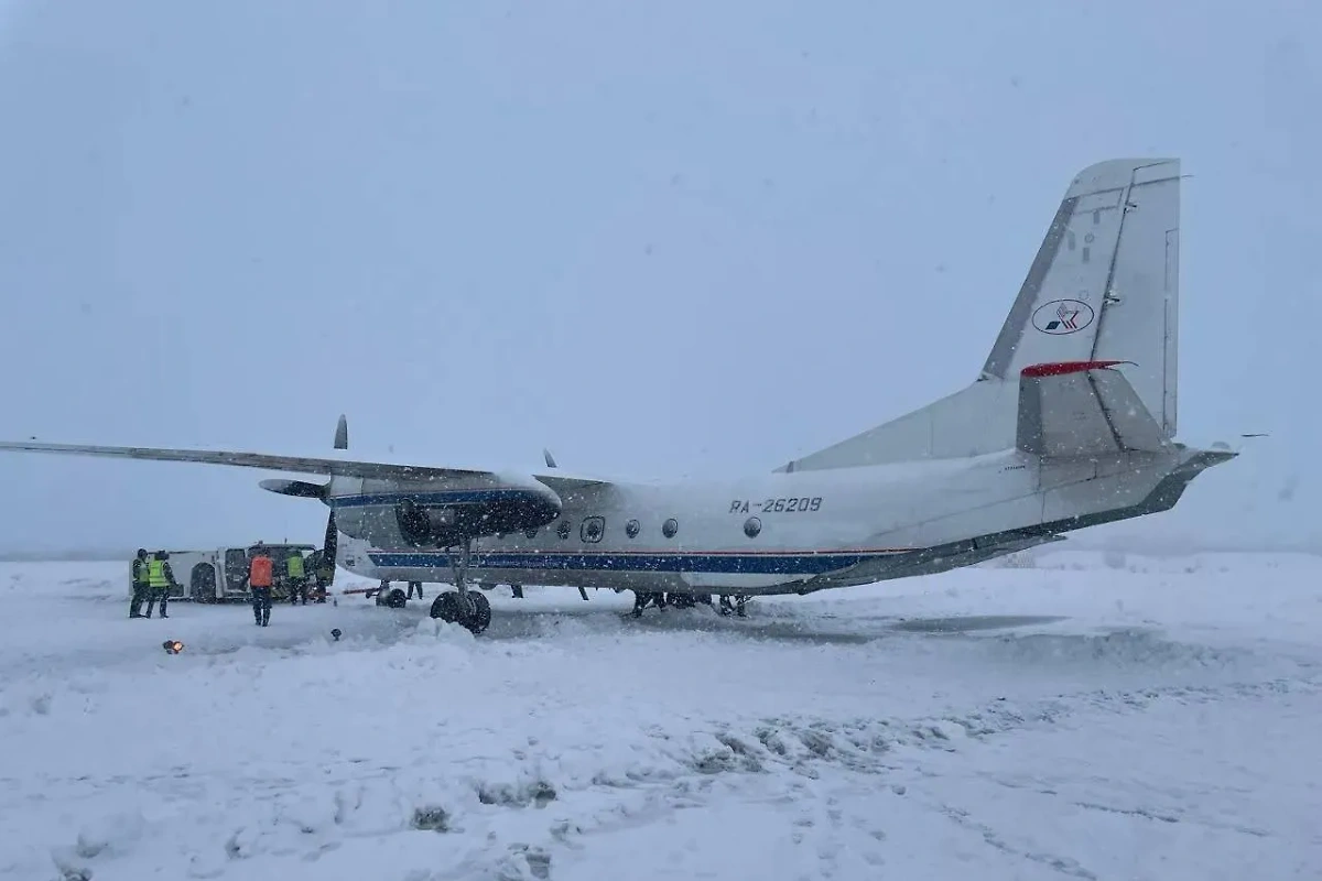 Ан-26 выкатился за пределы ВПП в аэропорту Петропавловска-Камчатского. Обложка © Telegram / Камчатское авиапредприятие