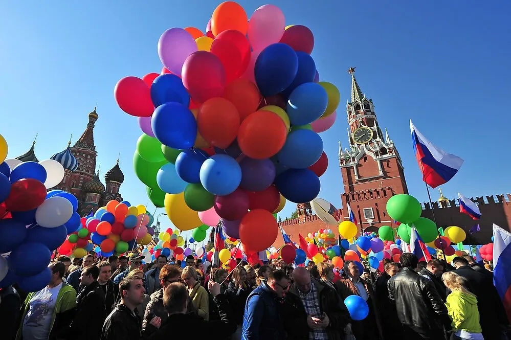 Первомайское шествие профсоюзов на Красной площади. Фото © АГН "Москва" / Сергей Киселёв