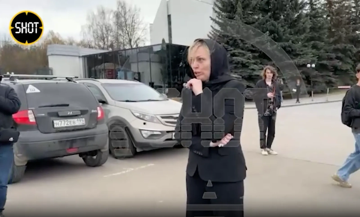 Вдова Евгения Кунгурова сорвалась на журналистов. Обложка © Telegram / SHOT
