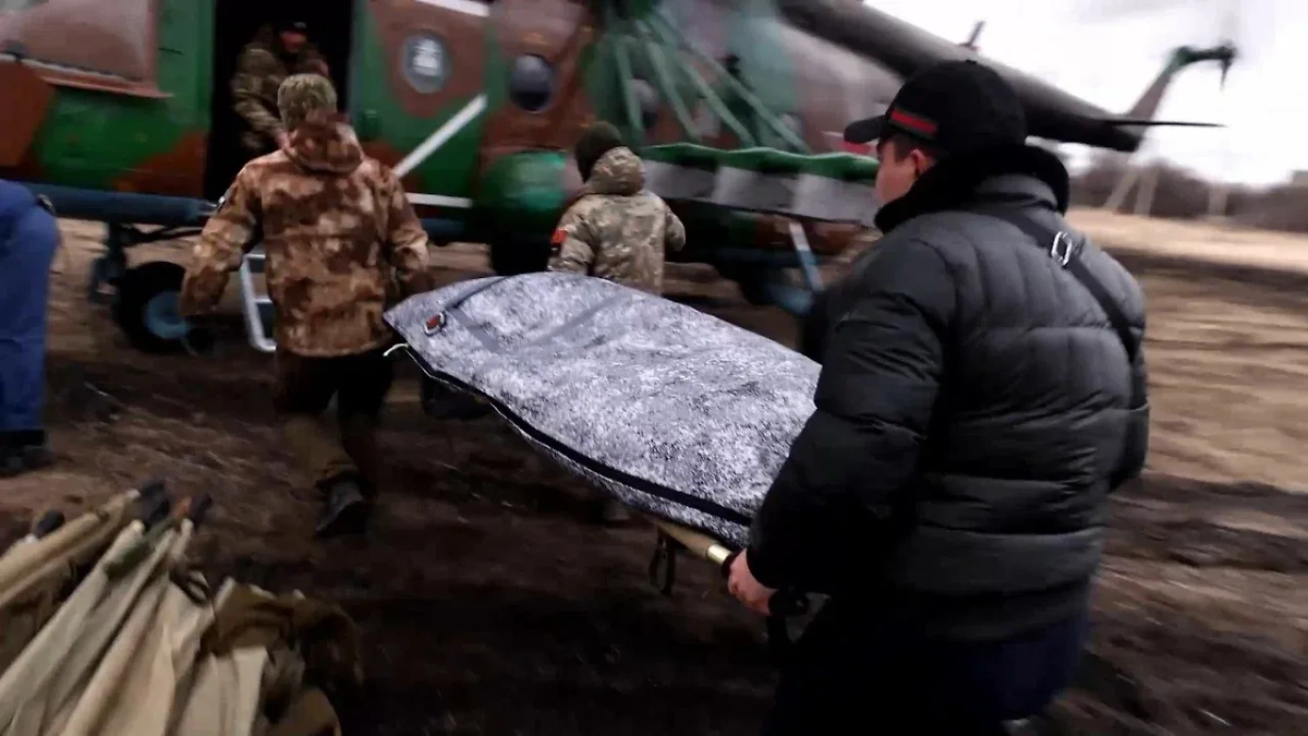 Военные медики протестировали тепловые конверты и носилки для эвакуации ...