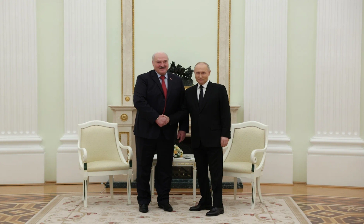 Александр Лукашенко и Владимир Путин. Обложка © Kremlin.ru