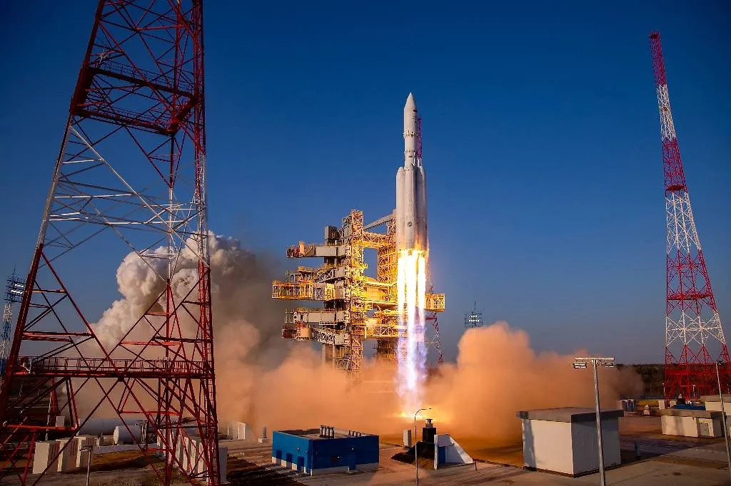 Запуск ракеты-носителя "Ангара-А5" с космодрома Восточный. Обложка © ТАСС / Бережная Наталья