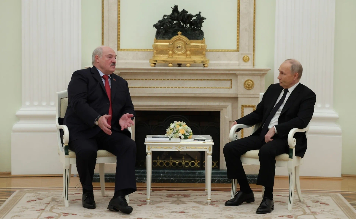 Президент Белоруссии Александр Лукашенко с российским лидером Владимиром Путиным. Фото © kremlin