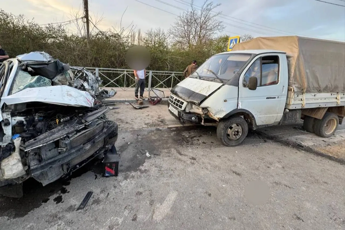 Последствия смертельного ДТП в Дагестане, где столкнулись три авто. Обложка © Telegram / Прокуратура Республики Дагестан