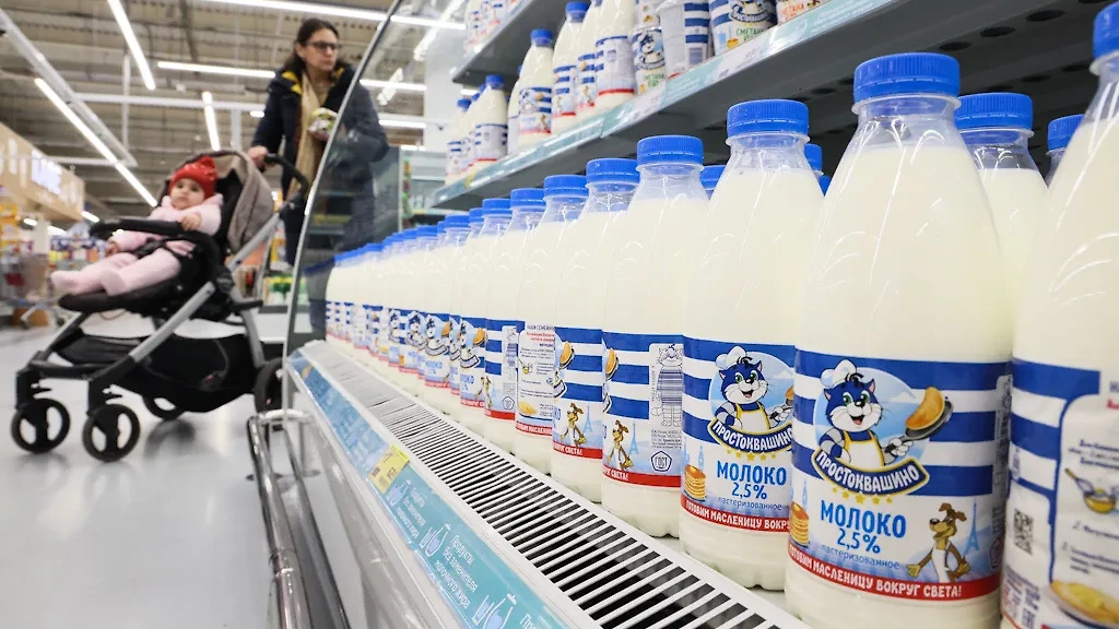 С 1 мая в магазинах будут блокировать продажу молочной продукции с истекшим сроком годности. Обложка © Дмитрий Феоктистов
