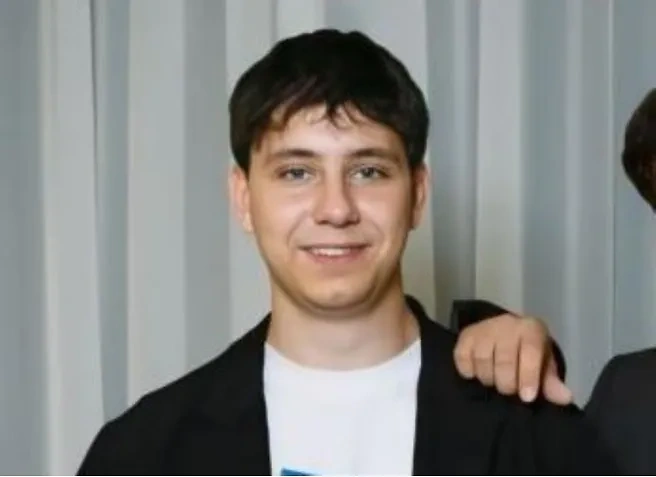 Пропавший в Краснодаре студент Денис Голубцов найден живым. Обложка © lizaalert