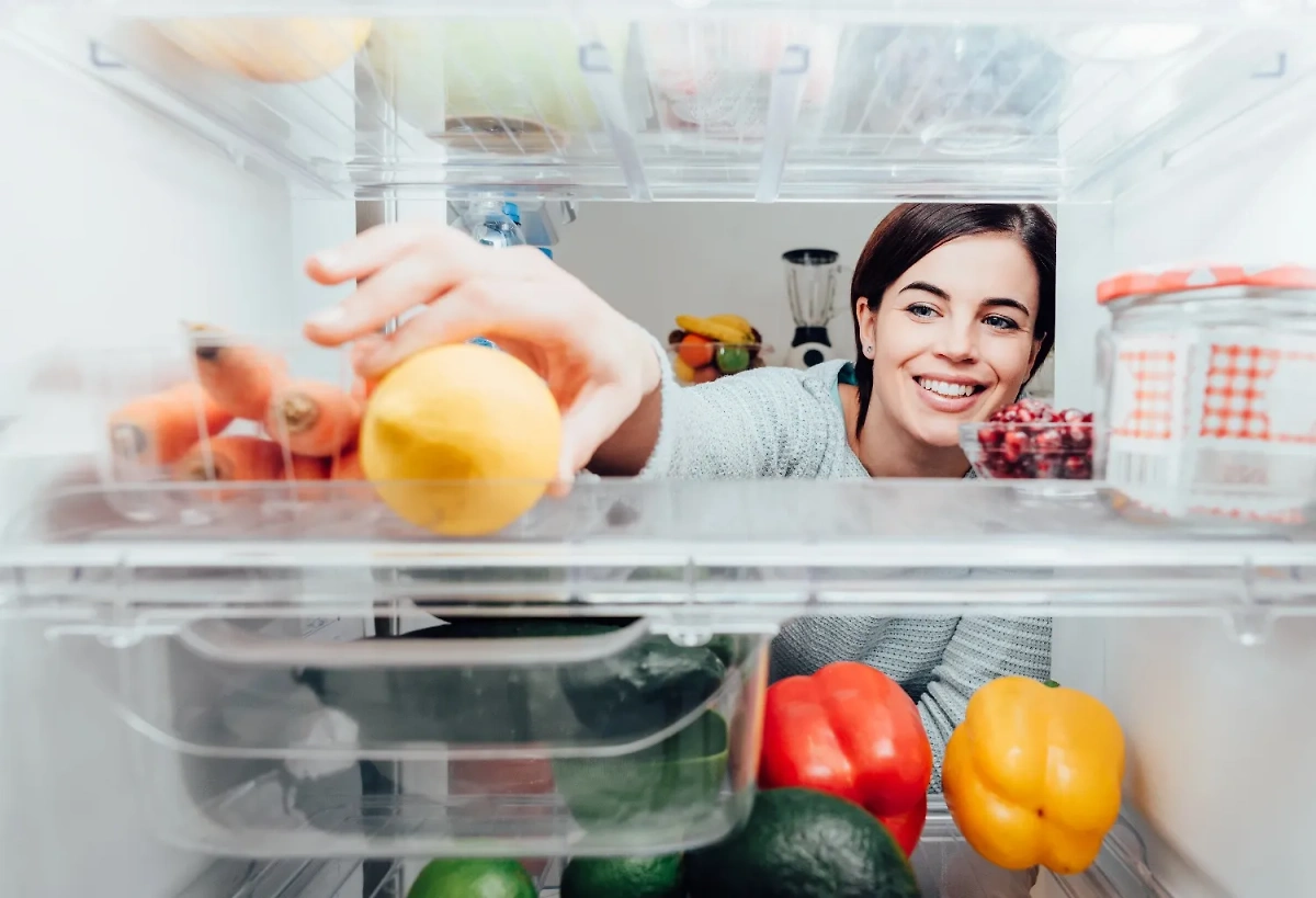 Как использовать лимон для устранения запахов в холодильнике. Фото © Shutterstock / FOTODOM