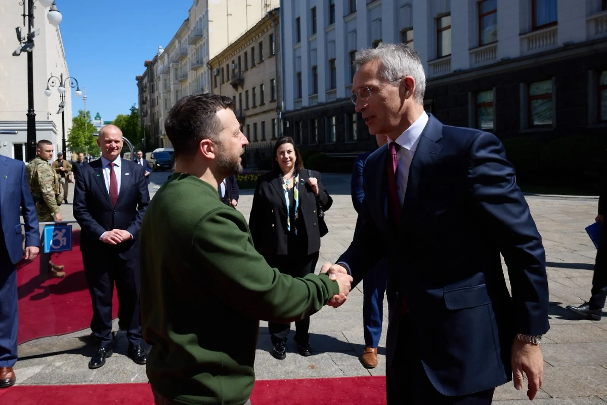 Генсек НАТО Йенс Столтенберг с Владимиром Зеленским в Киеве 29 апреля. Фото © X / Jens Stoltenberg