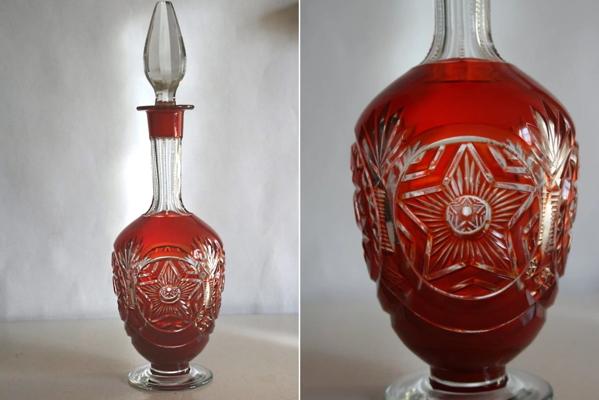 Стоимость антикварных графинов СССР и бутылок: где и как продавать. Фото © Forums-su.com