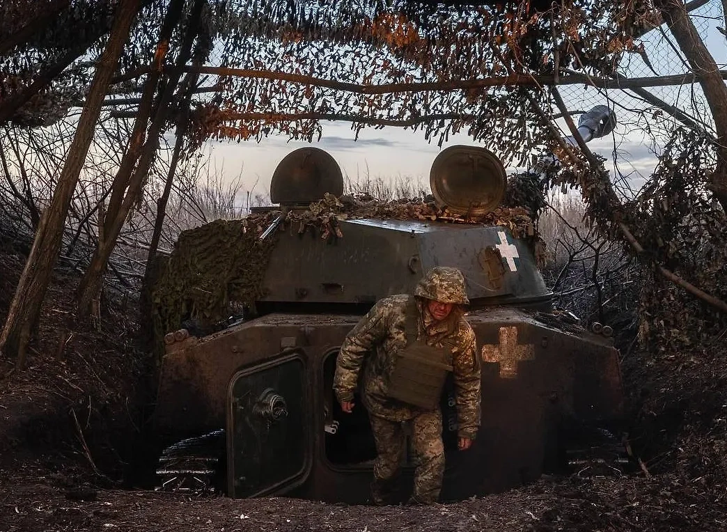 Украинский генерал сообщил, что у ВСУ всё плохо на фронте. Обложка © Telegram / Zelenskiy / Official