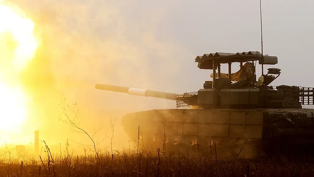 Танк Т-80 глубокой модернизации на Запорожском направлении в зоне проведения специальной военной операции. Обложка © ТАСС / Александр Полегенько