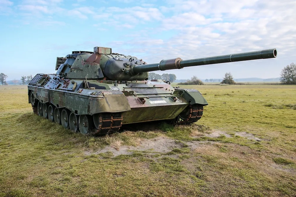 Немецкий танк Leopard. Обложка © Shutterstock / FOTODOM